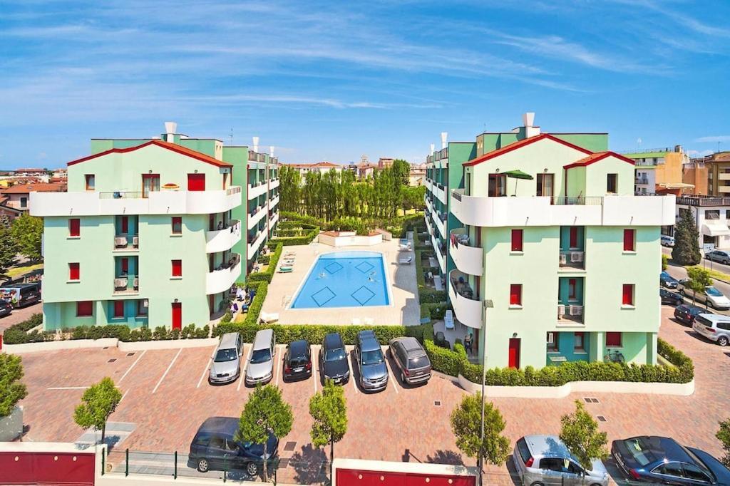 Apartment In Caorle With Heating Exteriör bild