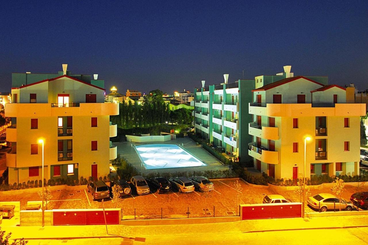 Apartment In Caorle With Heating Exteriör bild