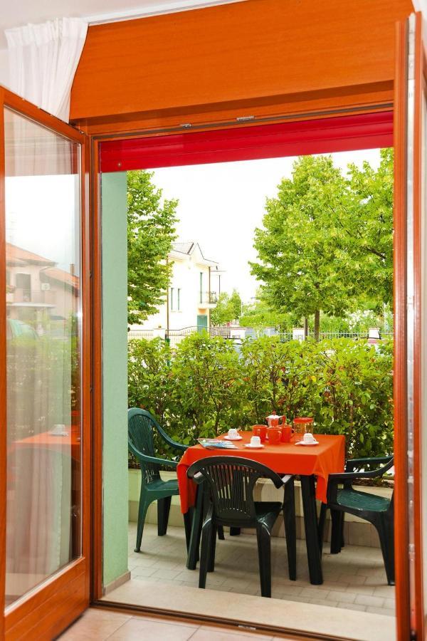 Apartment In Caorle With Heating Exteriör bild